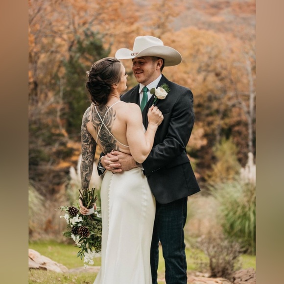 Anna Be’s “The Label” Satin Wedding Dress - Picture 4 of 6